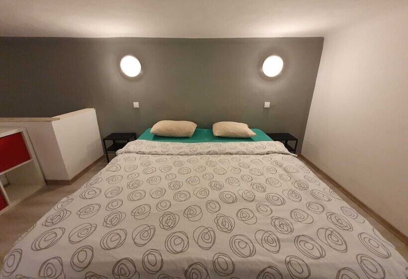 هتل The Floor Piata Unirii