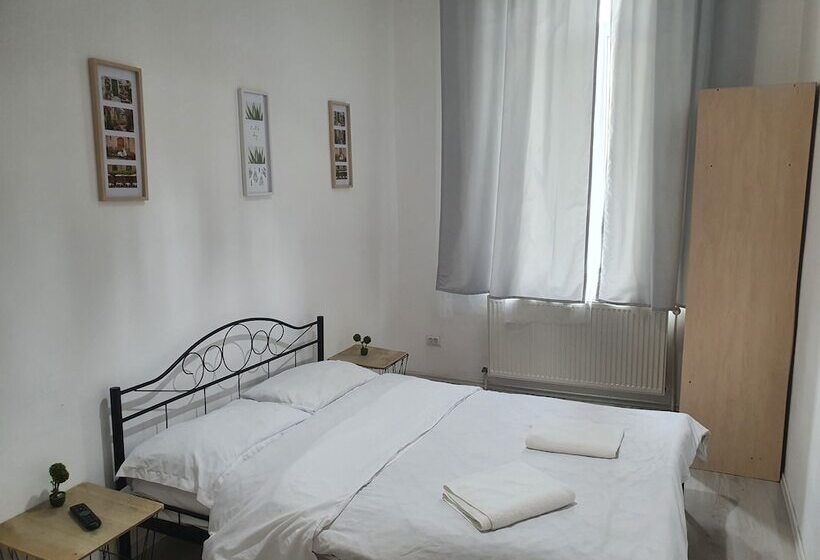 هتل The Floor Piata Unirii