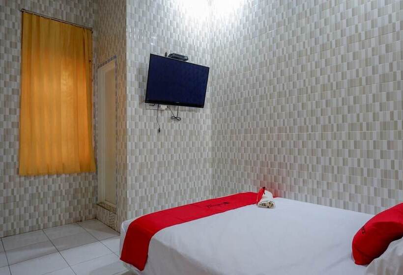 هتل Reddoorz Near Lippo Plaza Kendari