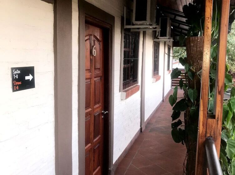 فندق Ambay Suites & Dorms