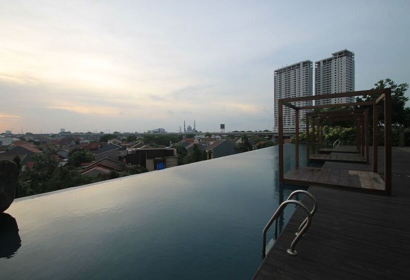 هتل Apartemen Grand Kamala Lagoon By Aparian