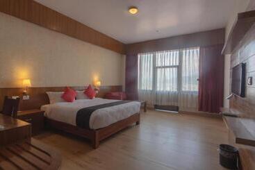 هتل Seven Lakes Resort