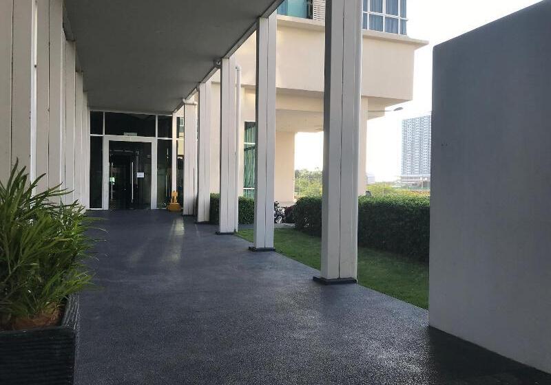هتل Fabulous Mutiara Ville Cyberjaya