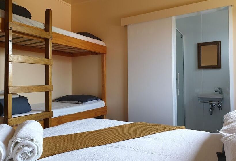 בית מלון כפרי Manowhenua Lodge   Hostel