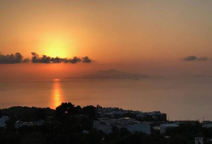 هتل R&d Rest And Dream Capri
