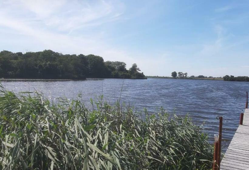 הוסטל Dwór Komorowo