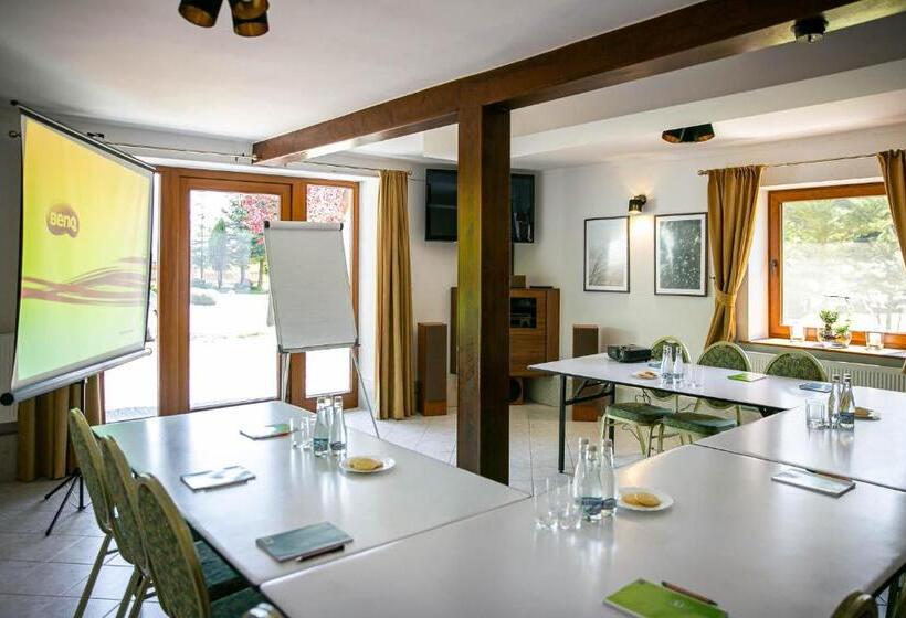 渡假胜地  Szumi Las Events & Apartments