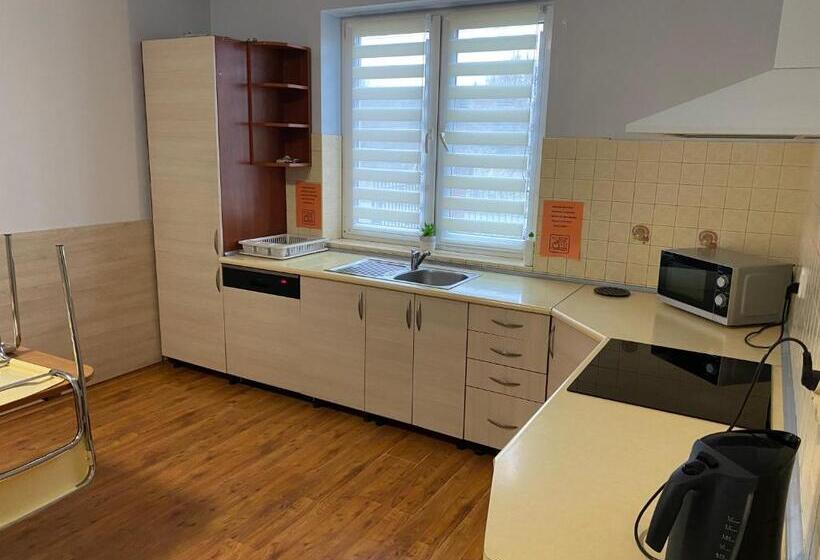 فندق صغير Hgs Home Noclegi Pracownicze Parking , łazienki