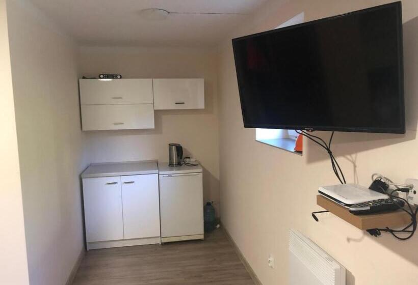 فندق صغير Hgs Home Noclegi Pracownicze Parking , łazienki