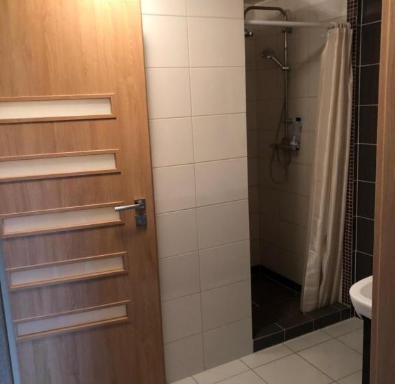 فندق صغير Hgs Home Noclegi Pracownicze Parking , łazienki