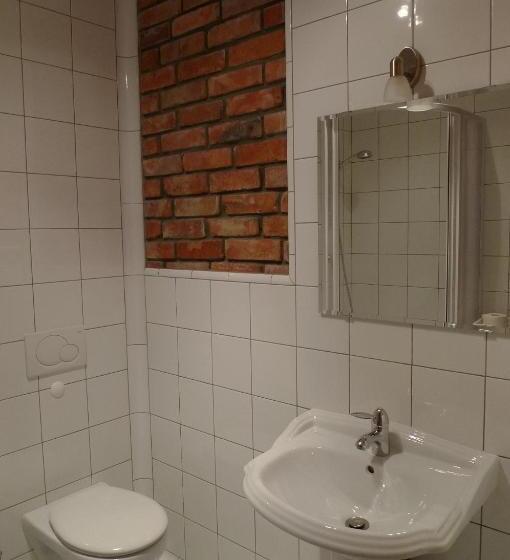 فندق Dworek Pod Wiechą