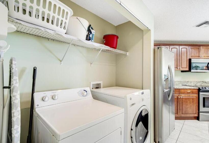 هتل Sterling Sands 701 Destin