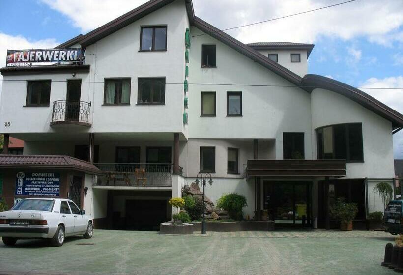 Adeo Hostel