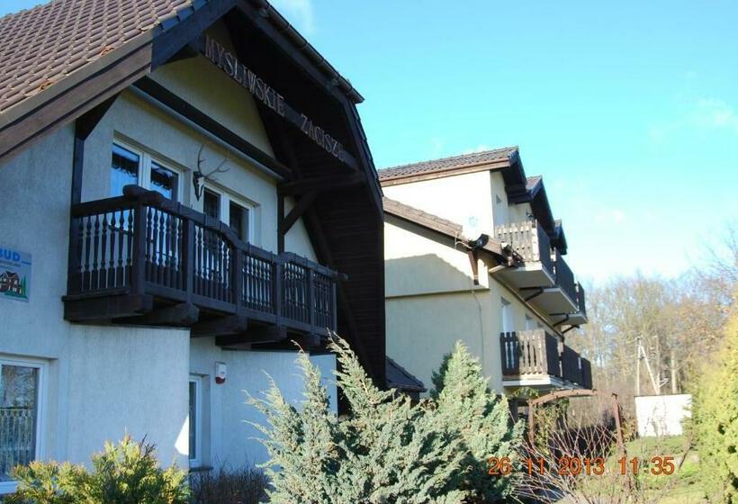 فندق صغير Zajazd I Restauracja Myśliwskie Zacisze