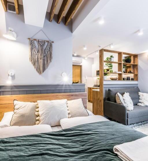 Aparthotel Lucylla