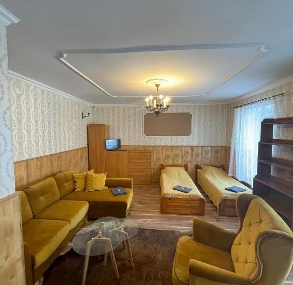 تختخواب و صبحانه Dworek Galosa