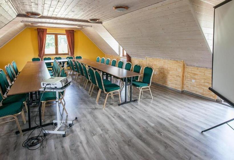 민박 Miłocin Park Centrum Wypoczynkowo Konferencyjne