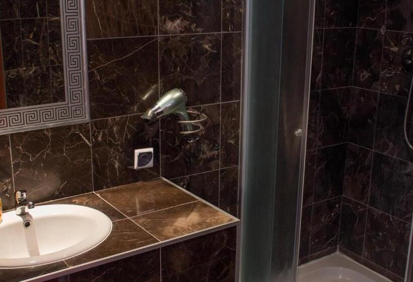 تختخواب و صبحانه Motelik Lord
