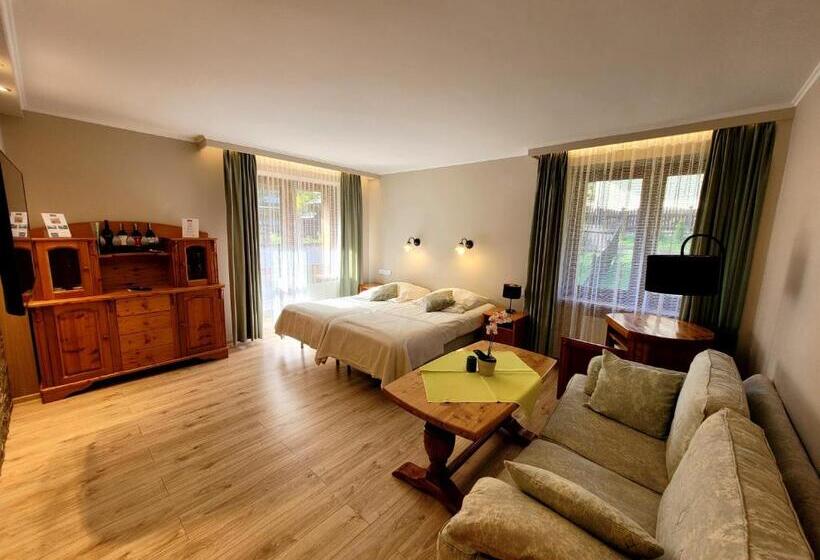Bed and Breakfast Rezydencja Leśny Dwór