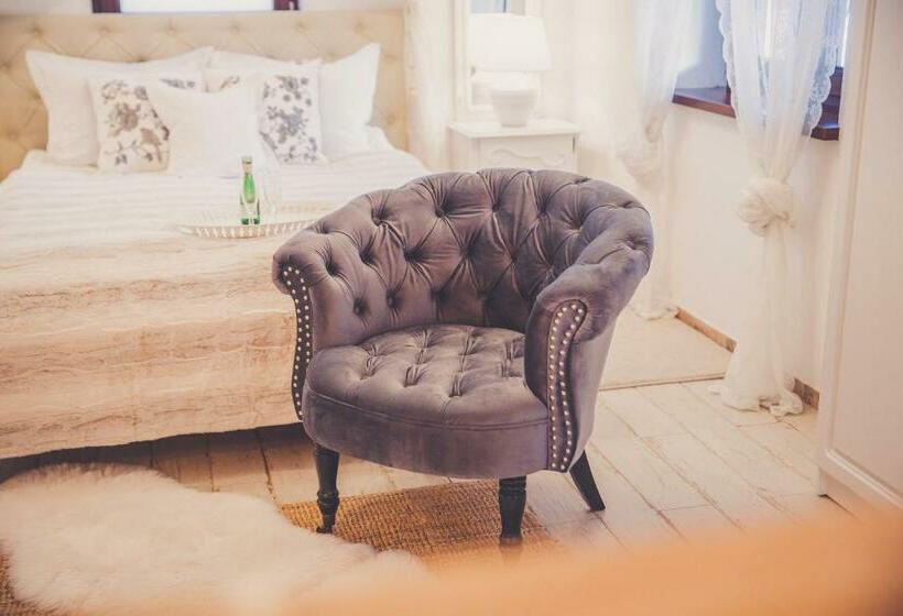 ホテル Dom Dla Dwojga W Starym Må‚ynie W Brzeåºnicy