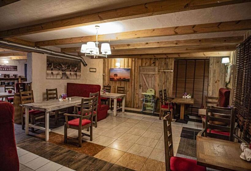 فندق Folwark Malinowy Chruśniak