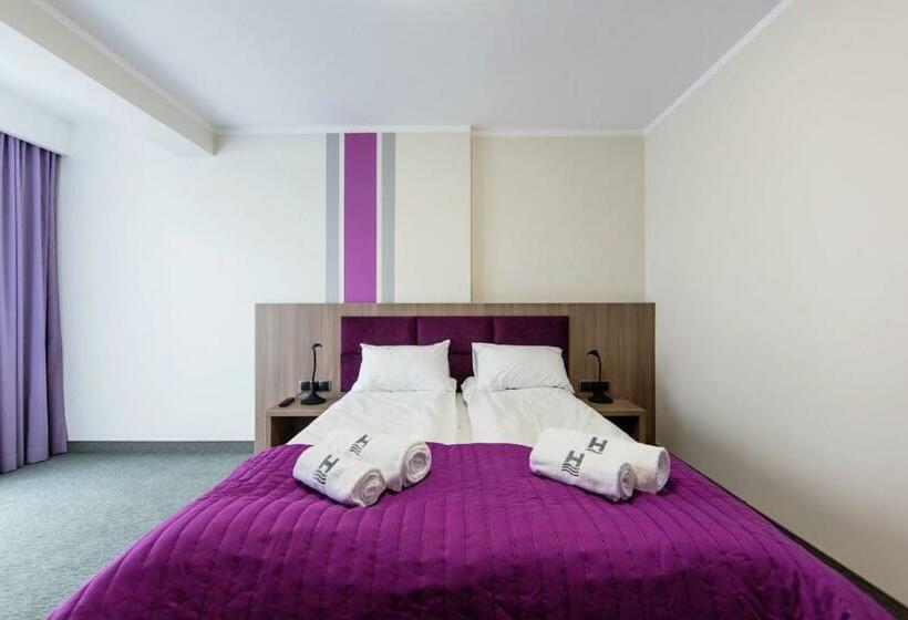 בית מלון כפרי Oskar Business & Spa