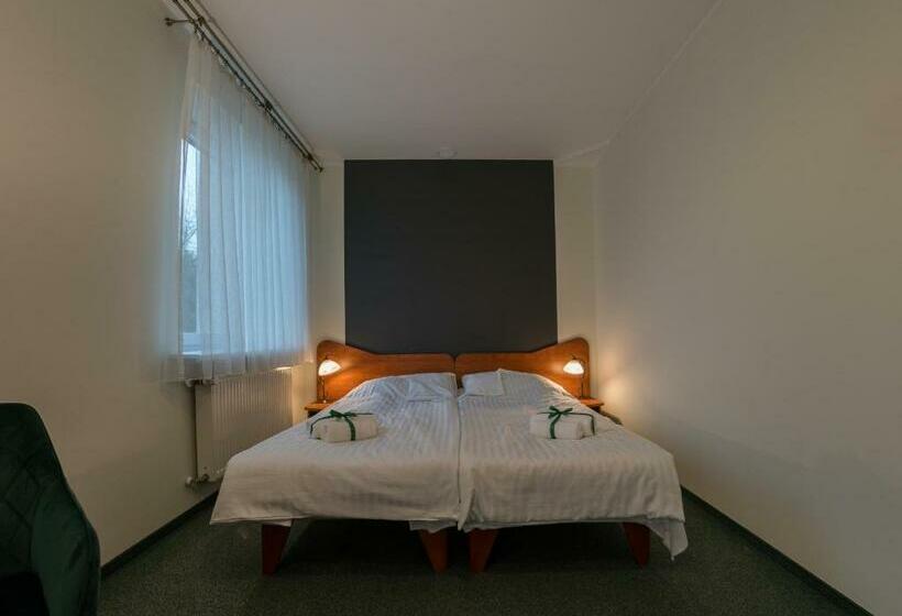 Отель Hrs Relax Rsw