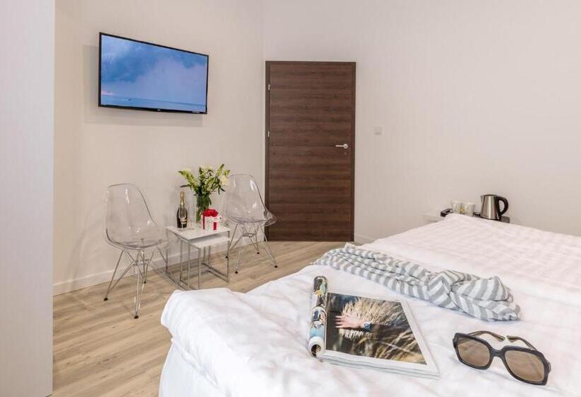 پانسیون Villa Rosa   200m Od Morza