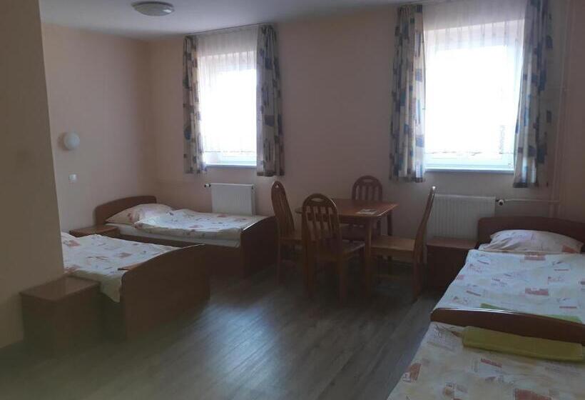 リゾートホテル Dom Pielgrzyma   Góra św Anny