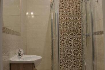 هاستل Ada Aparthouse