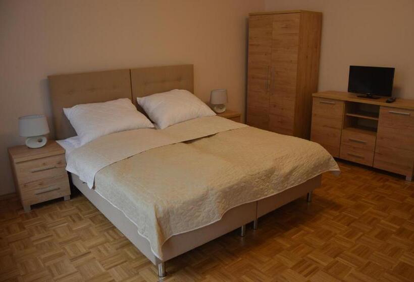 هاستل Ada Aparthouse