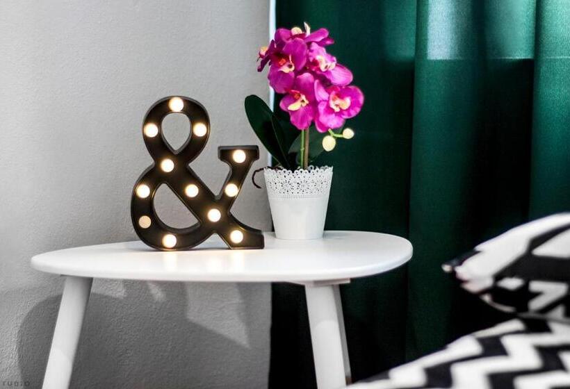 هاستل Clicktheflat Hoża Street Apart Rooms