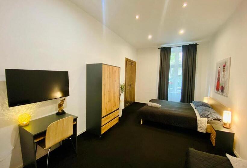 فندق صغير Topolove Rooms & Apartments