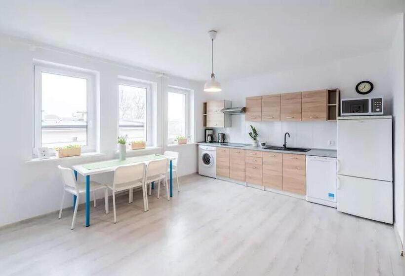 هاستل Włodkowica