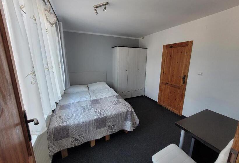 تختخواب و صبحانه 4 Pory Roku