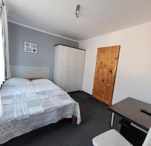 تختخواب و صبحانه 4 Pory Roku