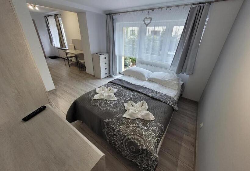 تختخواب و صبحانه 4 Pory Roku