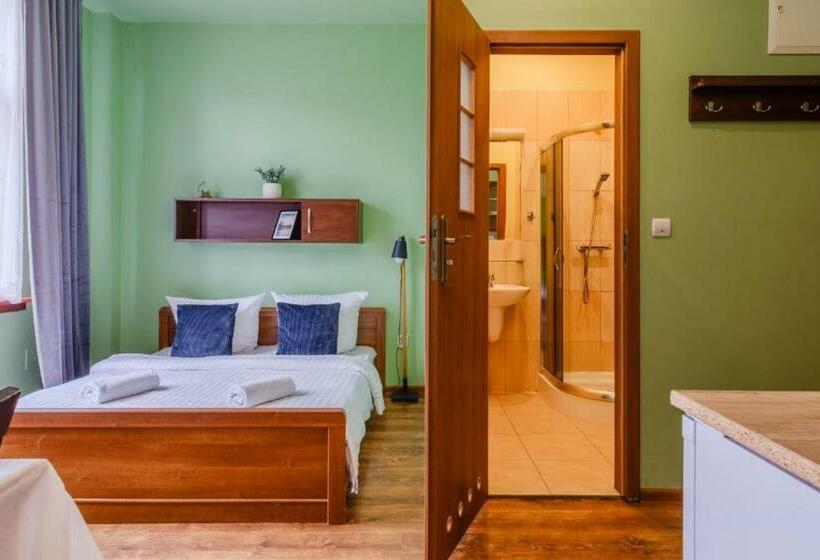 تختخواب و صبحانه Apartamenty Krupówki