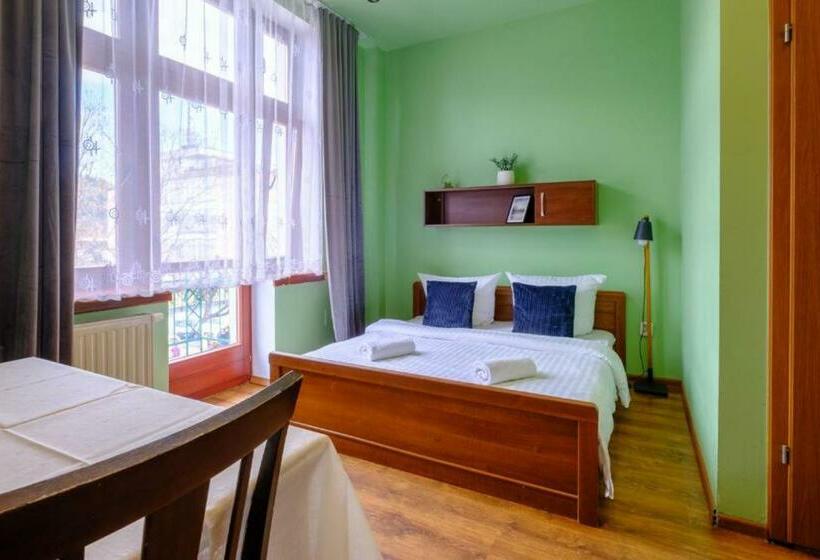 تختخواب و صبحانه Apartamenty Krupówki