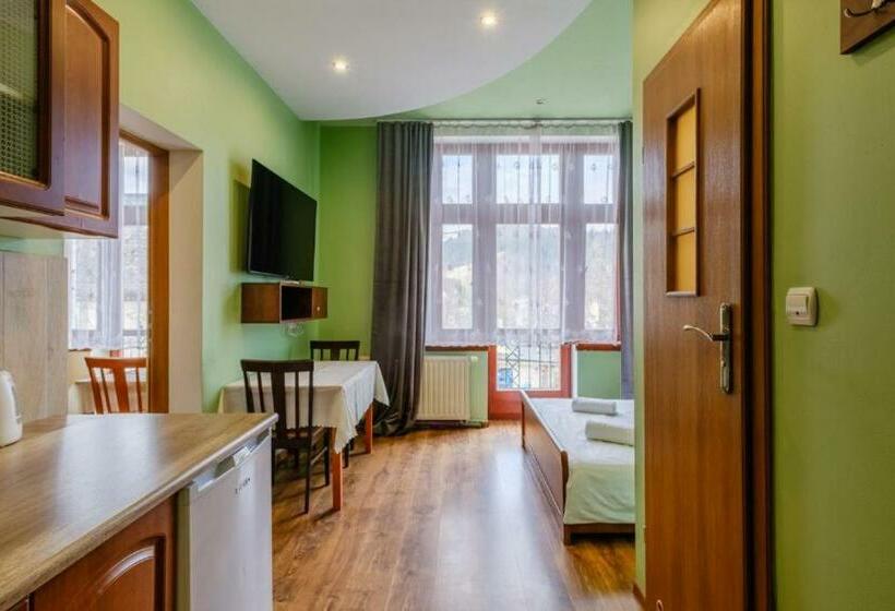 تختخواب و صبحانه Apartamenty Krupówki