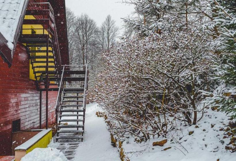 مبيت وإفطار Leśniczówka Pod śnieżką