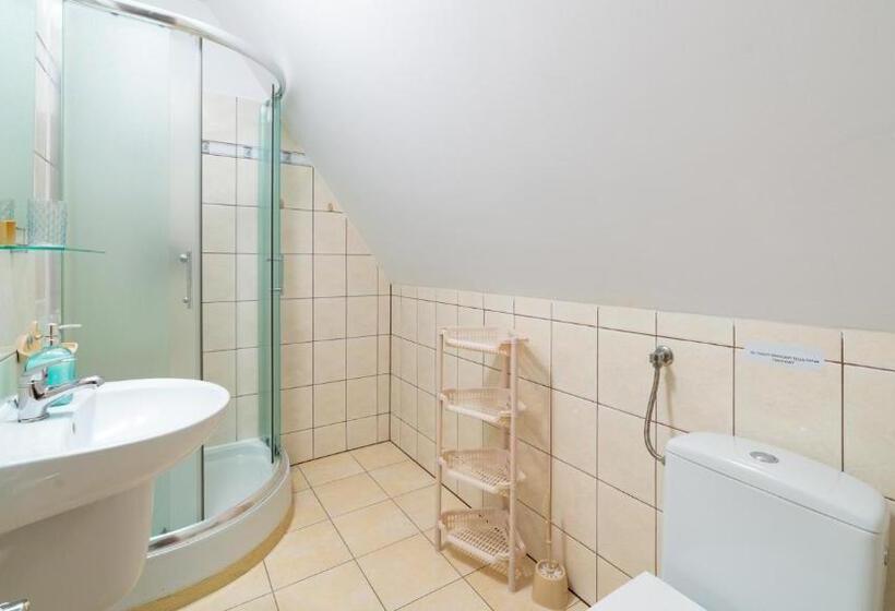 مبيت وإفطار Leśniczówka Pod śnieżką