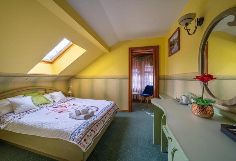 تختخواب و صبحانه Rezydencja Patria