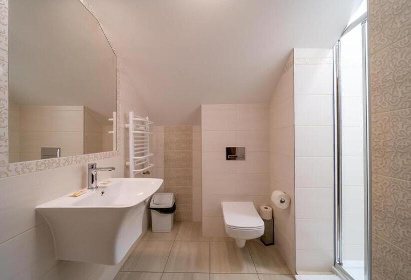 تختخواب و صبحانه Rezydencja Patria