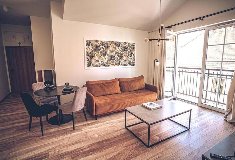 تختخواب و صبحانه The Loft   Garncarska 1