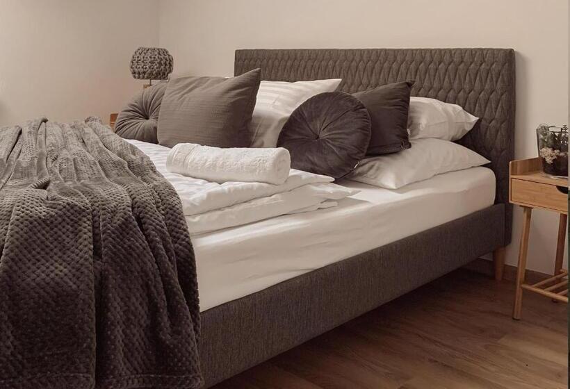 تختخواب و صبحانه The Loft   Garncarska 1