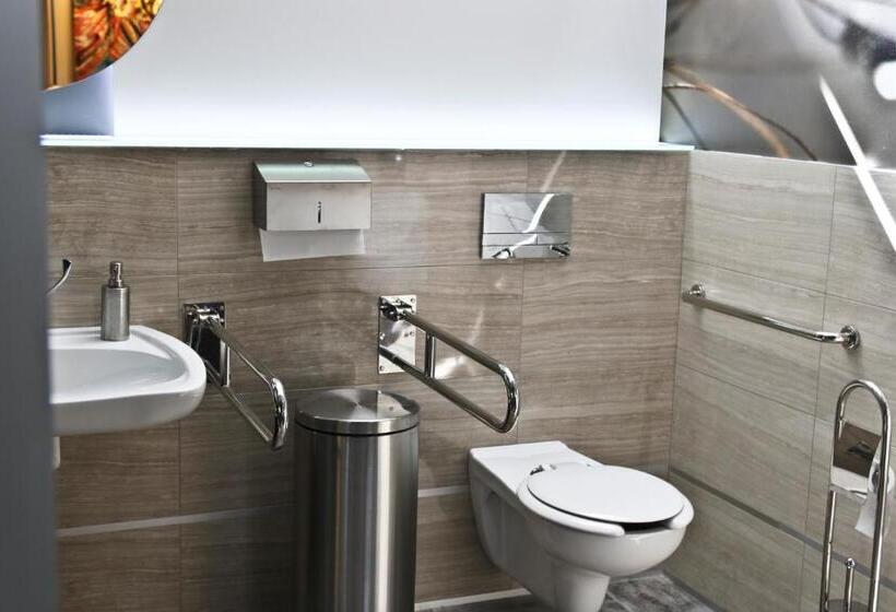 مبيت وإفطار Villa Art Korab