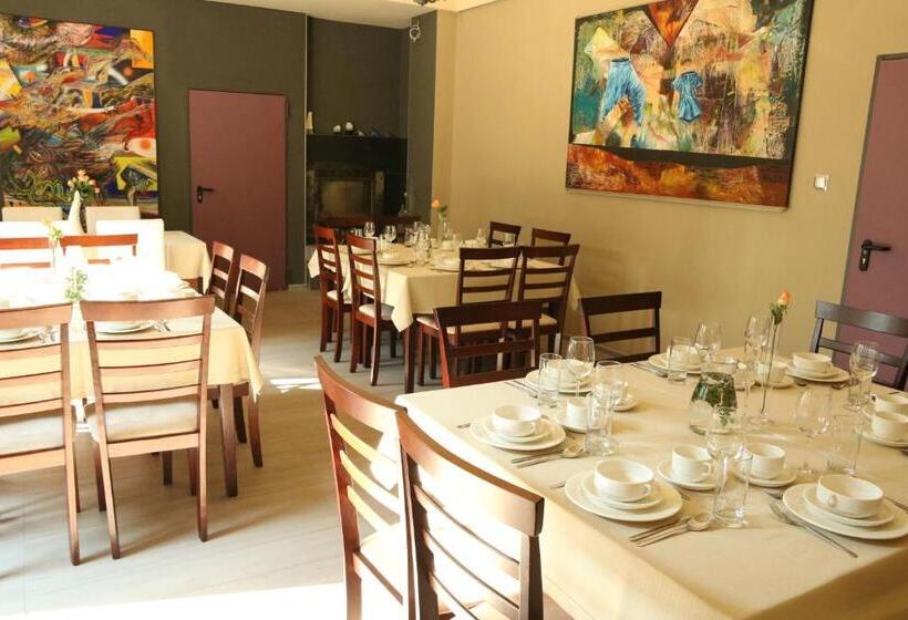 مبيت وإفطار Villa Art Korab