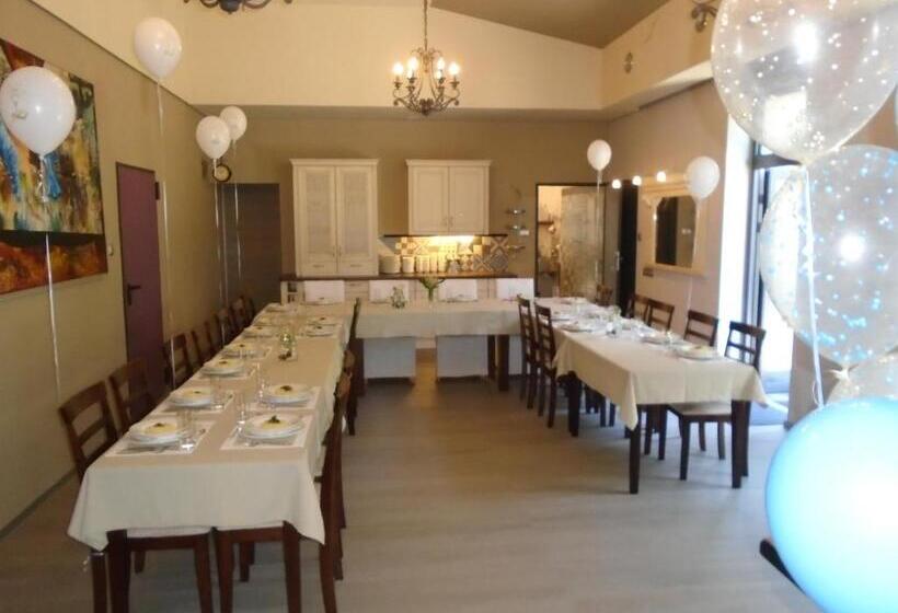 مبيت وإفطار Villa Art Korab