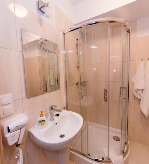 تختخواب و صبحانه Villa Obis